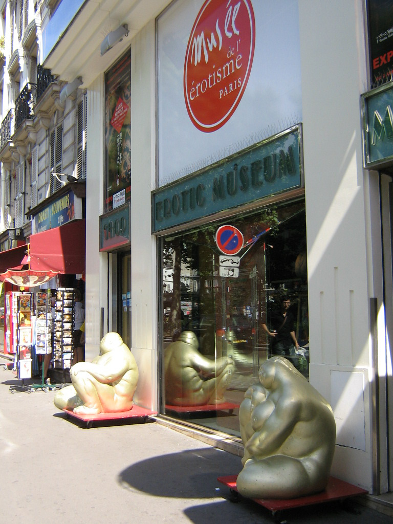 Az Erotika Múzeumának bejárata a Rue de Clichyn