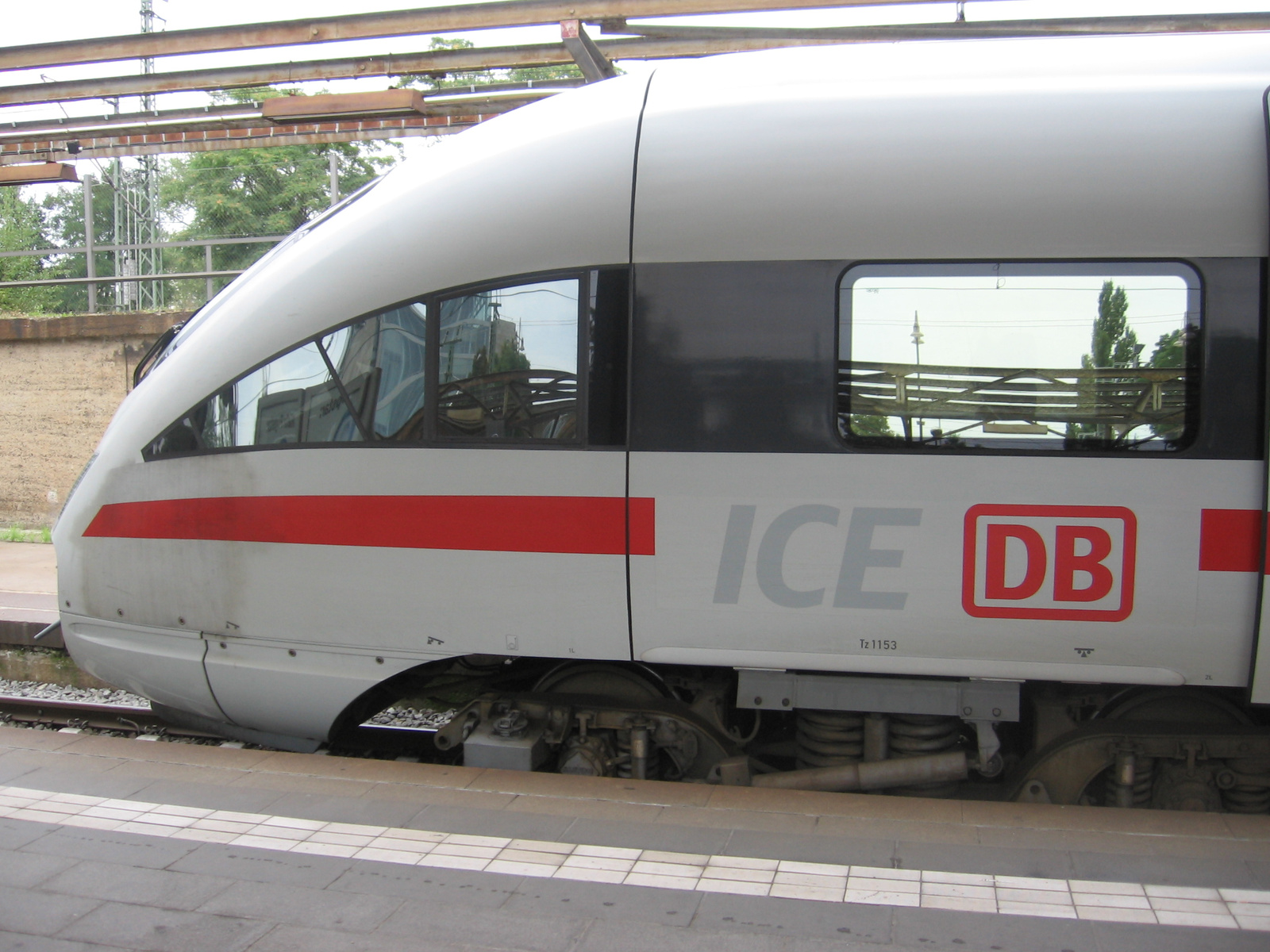 Dresden-Erfurt-Frankfurt ICE 4