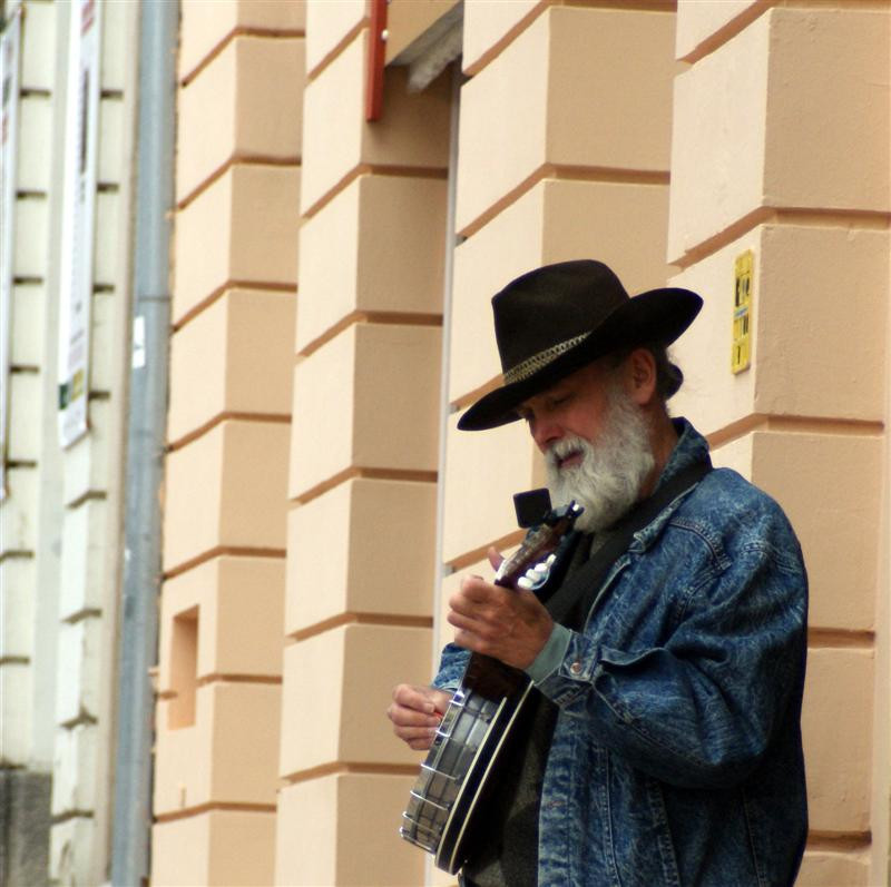 Utcai-zenész