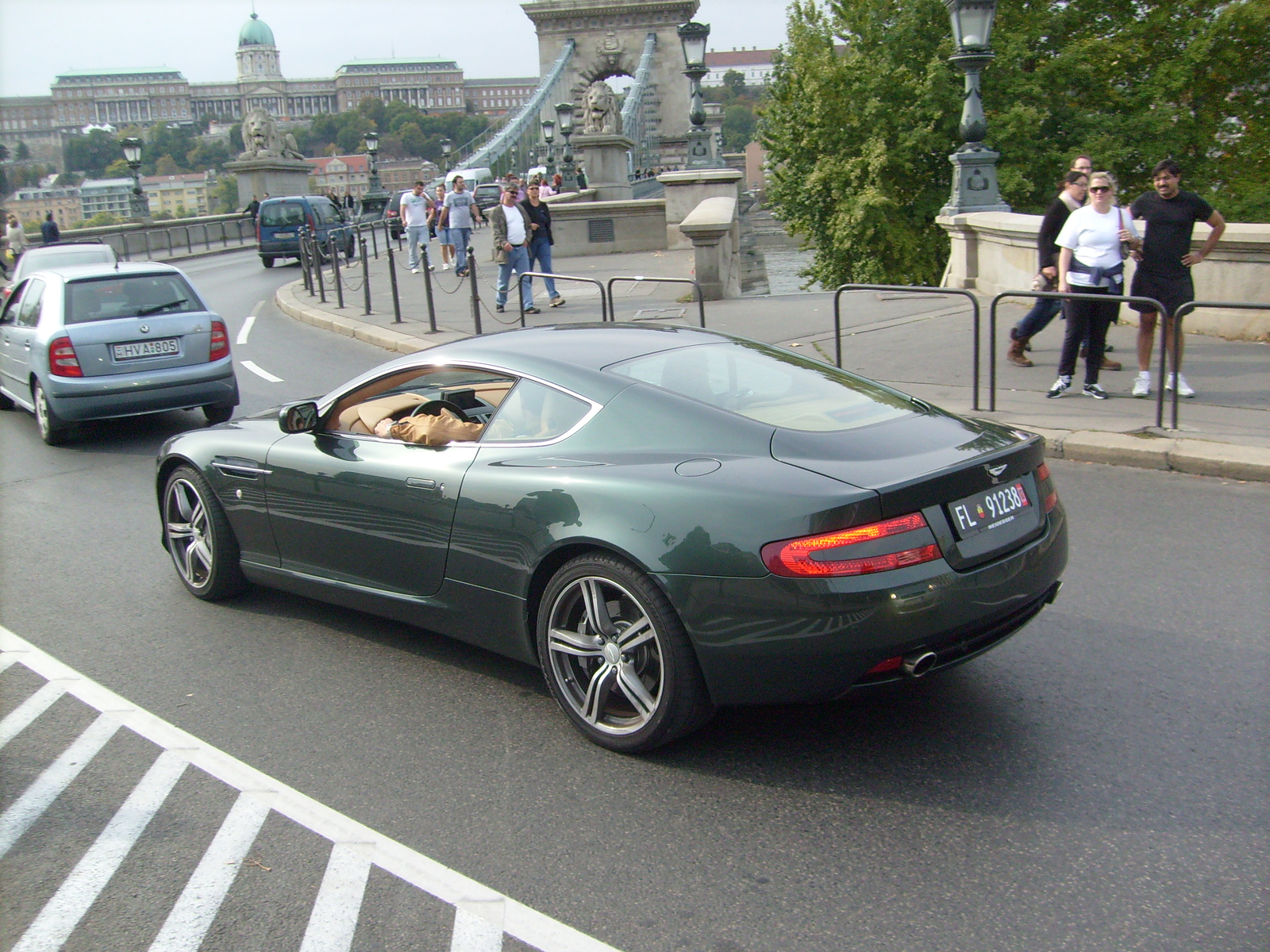 Aston Martin DB9