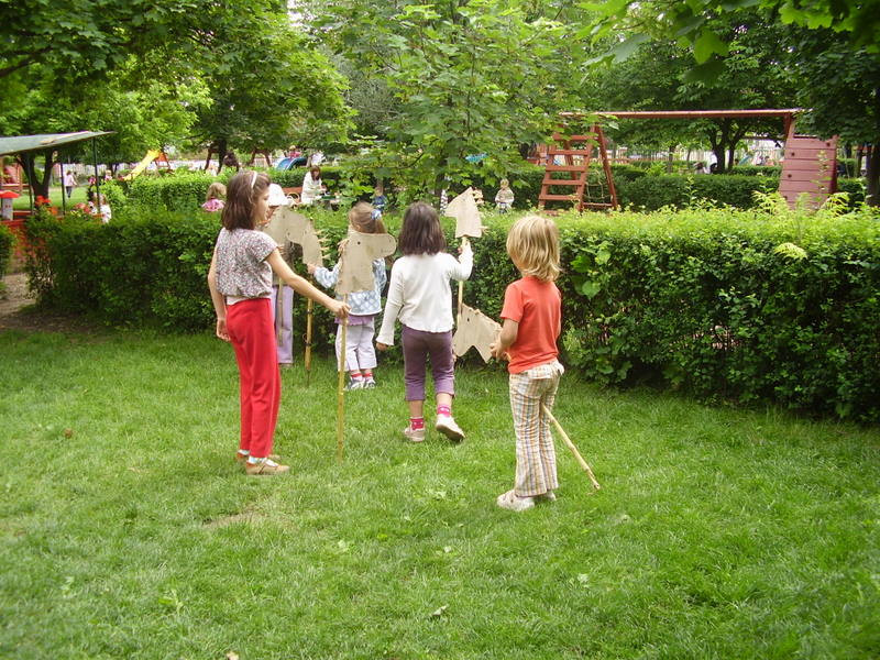 2009.05.28.ovi Tűzoltókkal 060