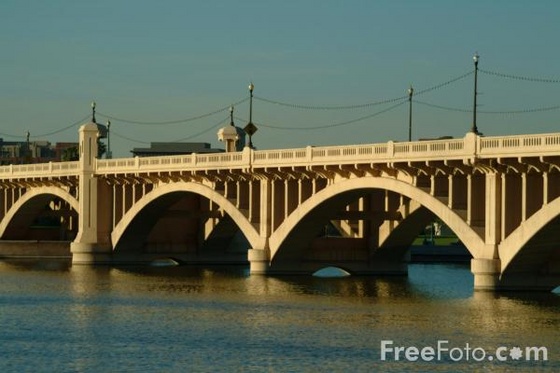 1217 01 4---Mill-Avenue-Bridges-Tempe--Arizona--USA web