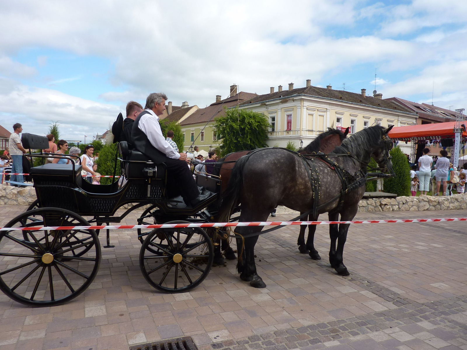 A lovak még Vácon sem maradhatnak el