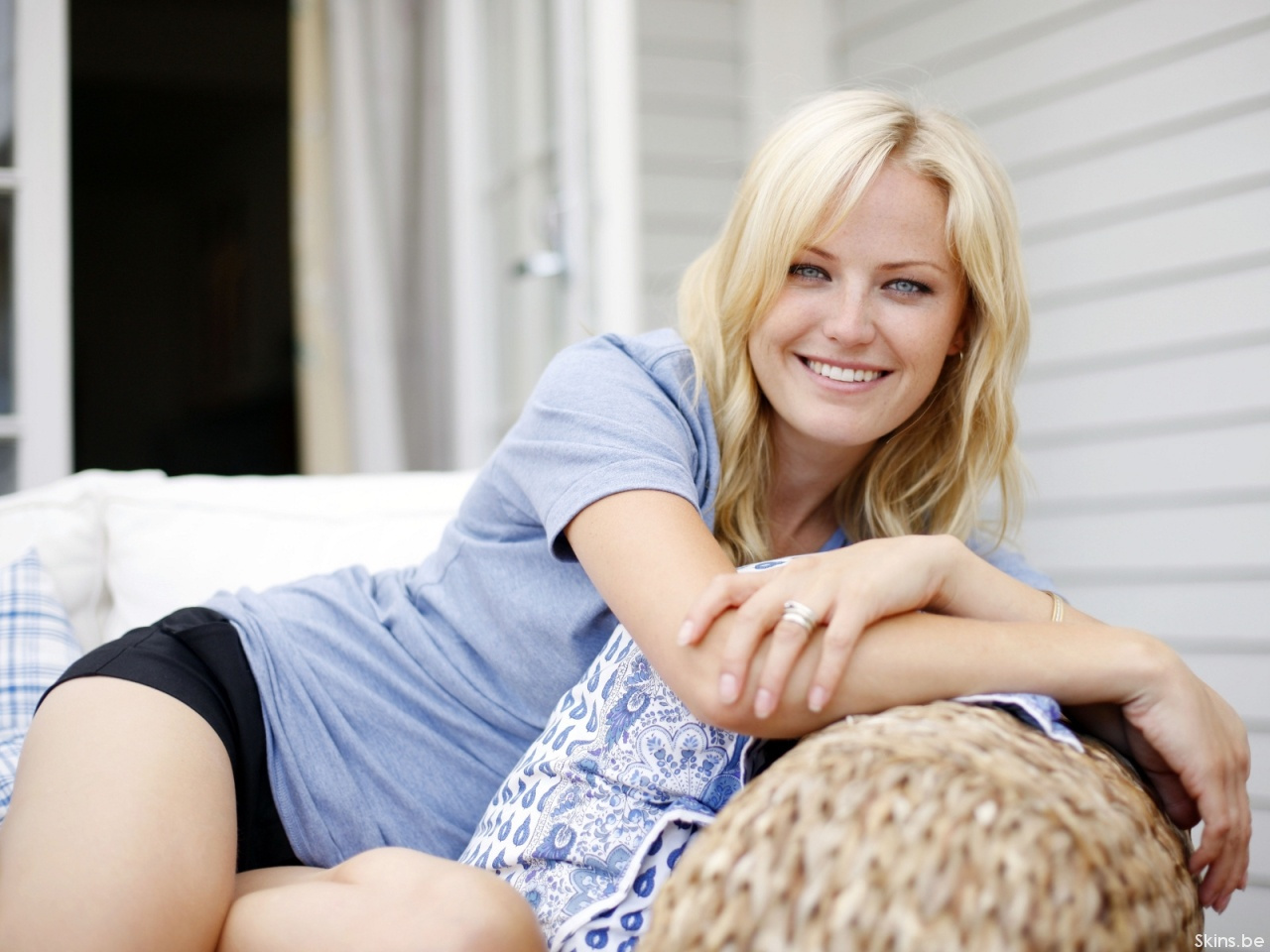 malin akerman 01