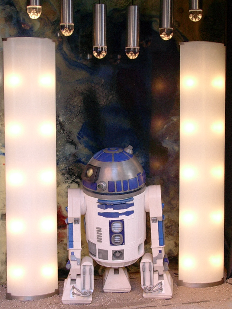 Art Deco és R2-D2