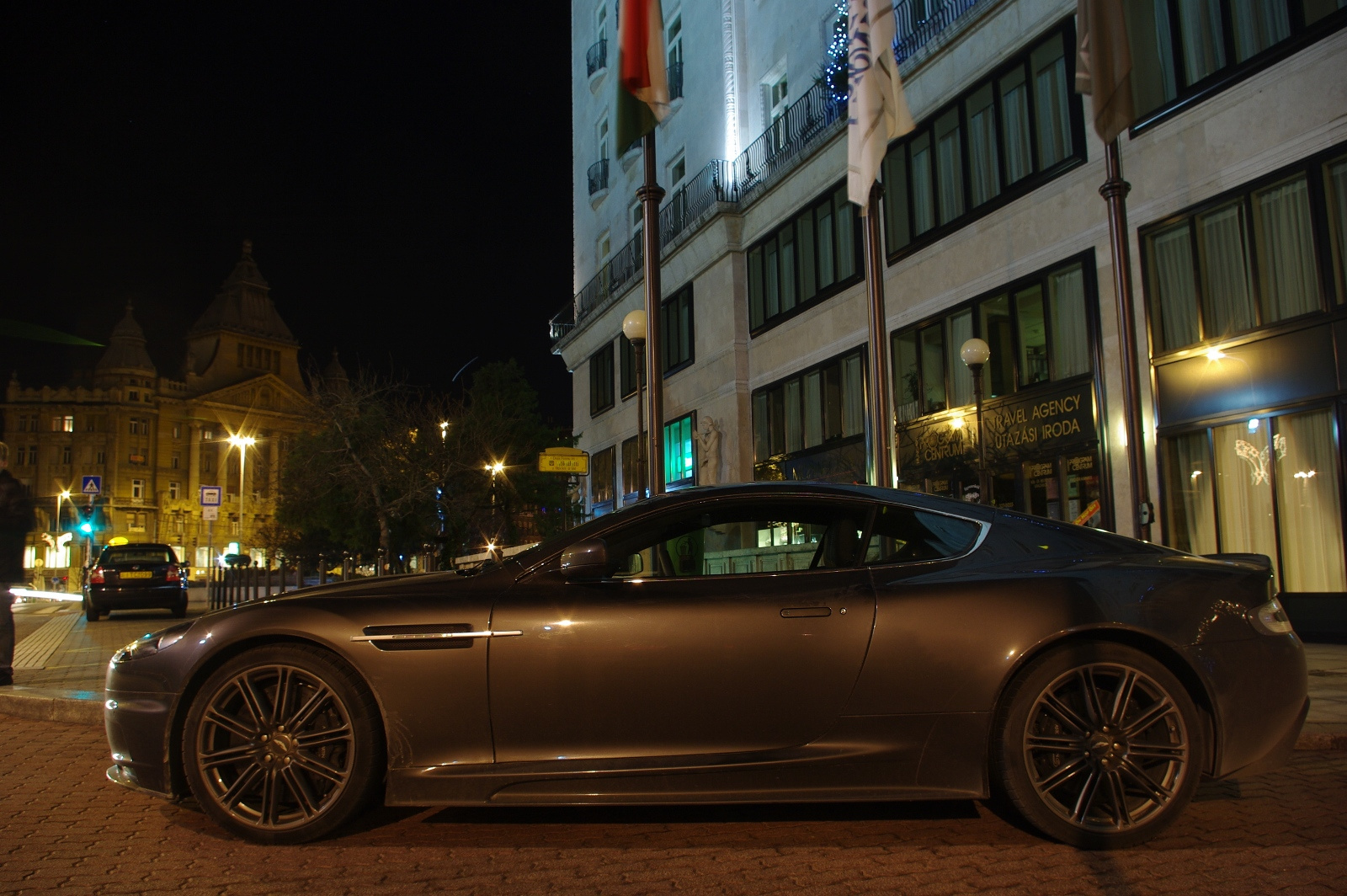 Aston Martin DBS (2)