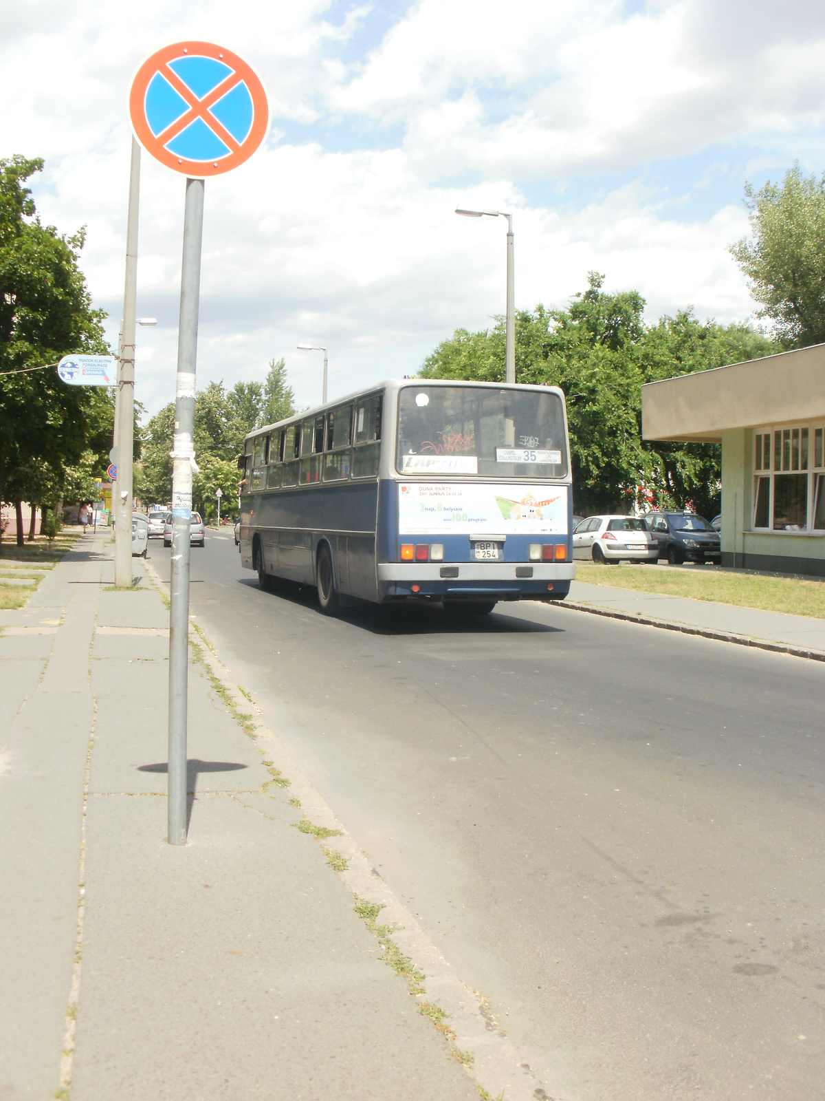 35-ös busz