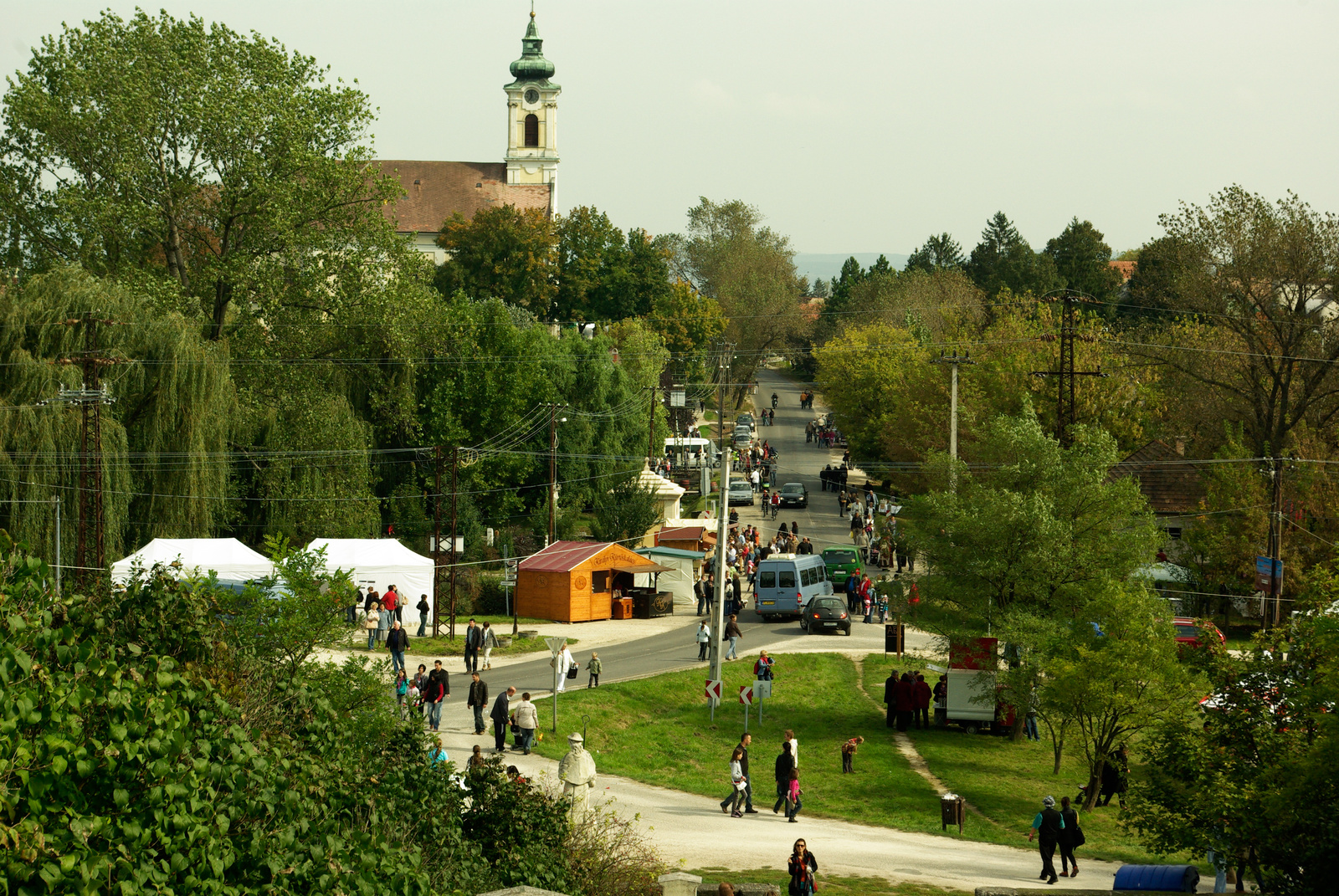 kezes-bábos, Kálvária dombról