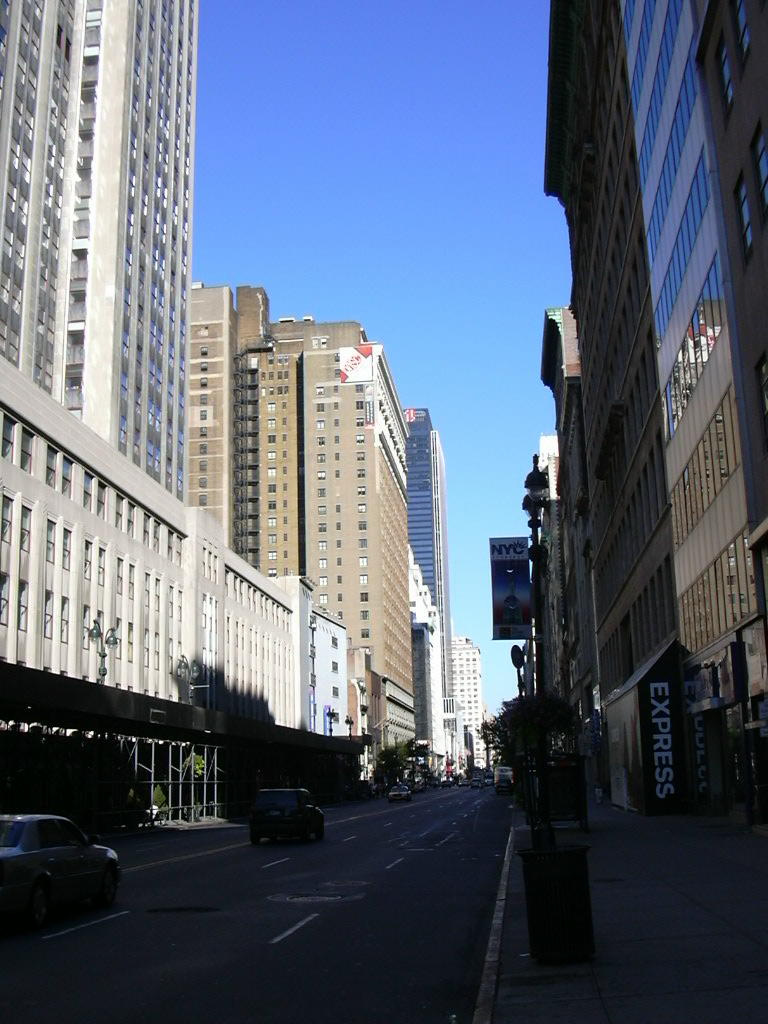 208 W 34th Street nyugat felé nézve