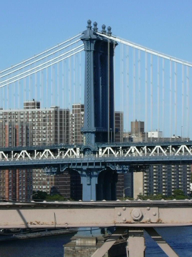 711 Manhattan Bridge