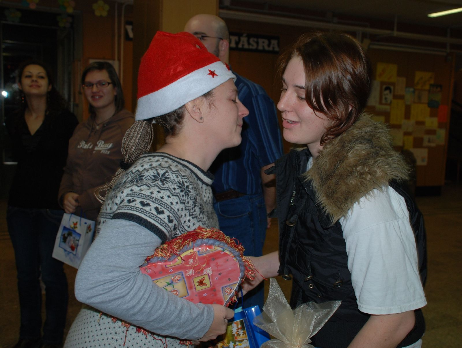 RL 2010.12.16. Szeged, Klubnap, Ajándékozás 025