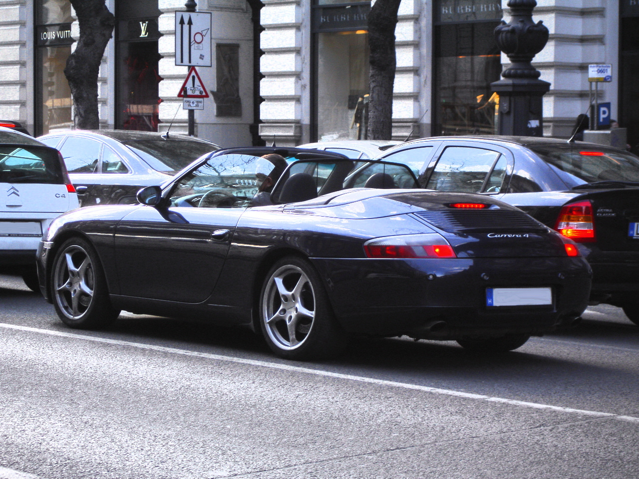 Porsche 911 Carrera 4 Cabriolet