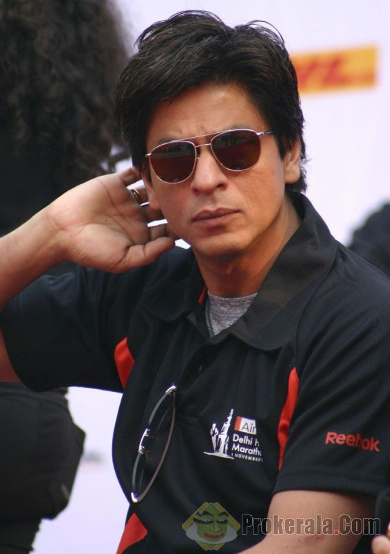 bollywood-star-shahrukh-khan-at-the-airtel-delhi-8735