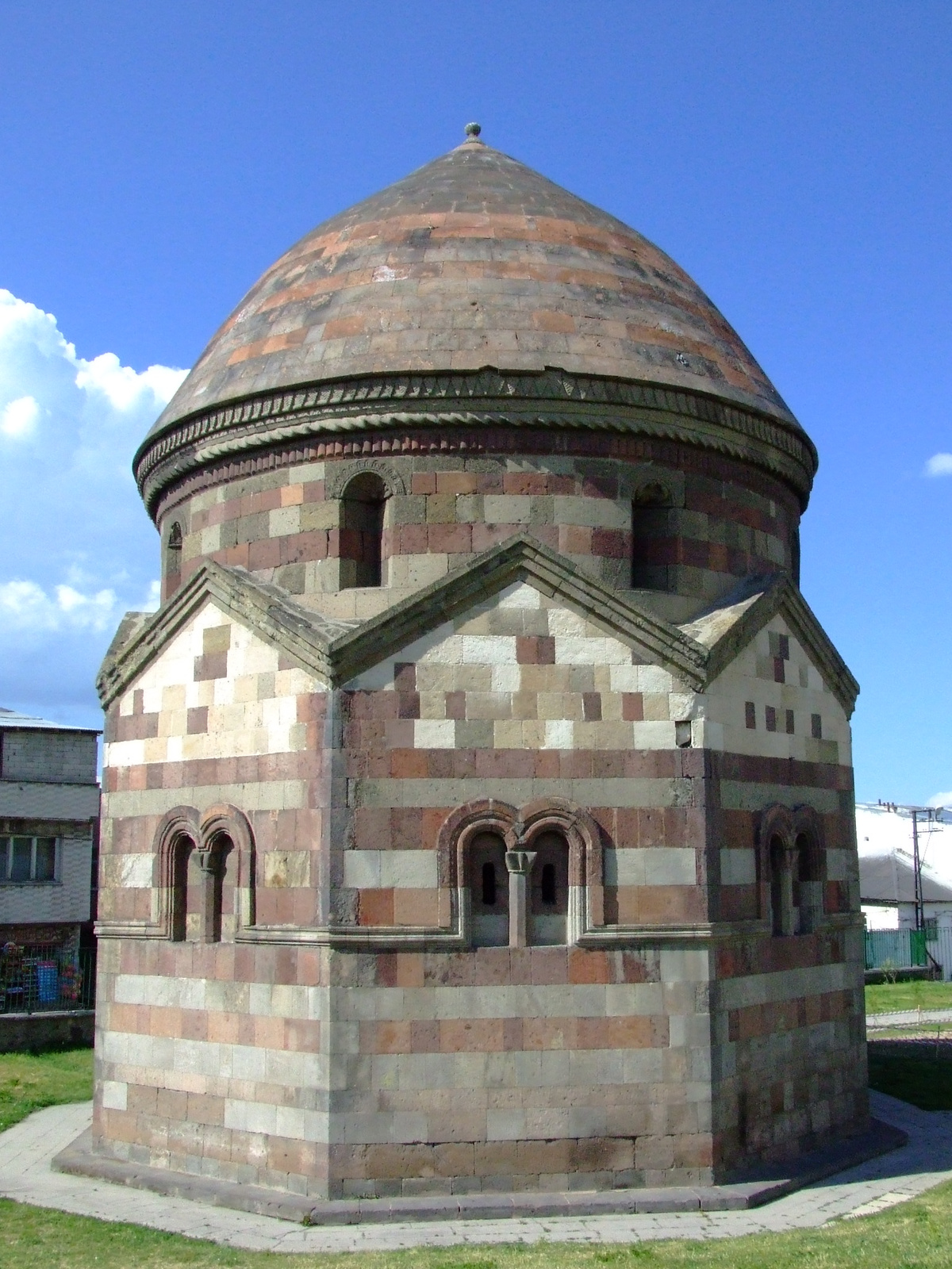 Irán 0301 Üc Kümbetler Erzurum