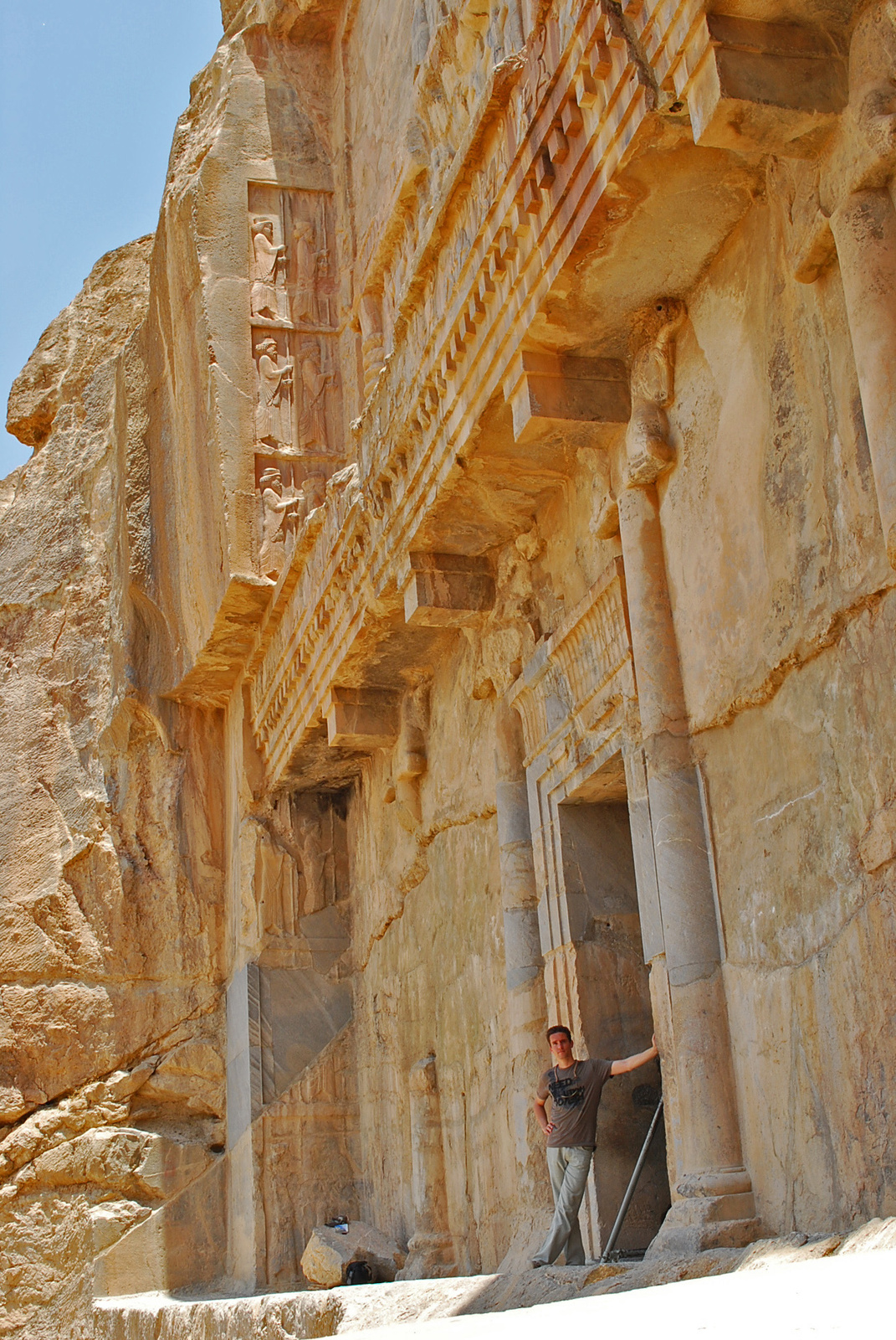 Irán 2307 III. Artaxerxes sírja Takht-e Jamshid (Persepolis)