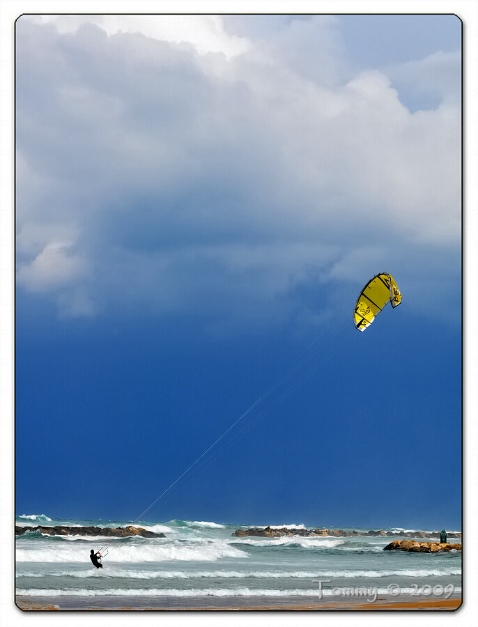 Kitesurfing