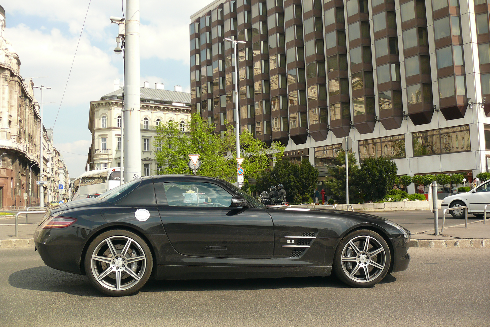 Mercedes SLS AMG