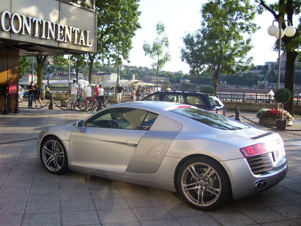 Audi R8