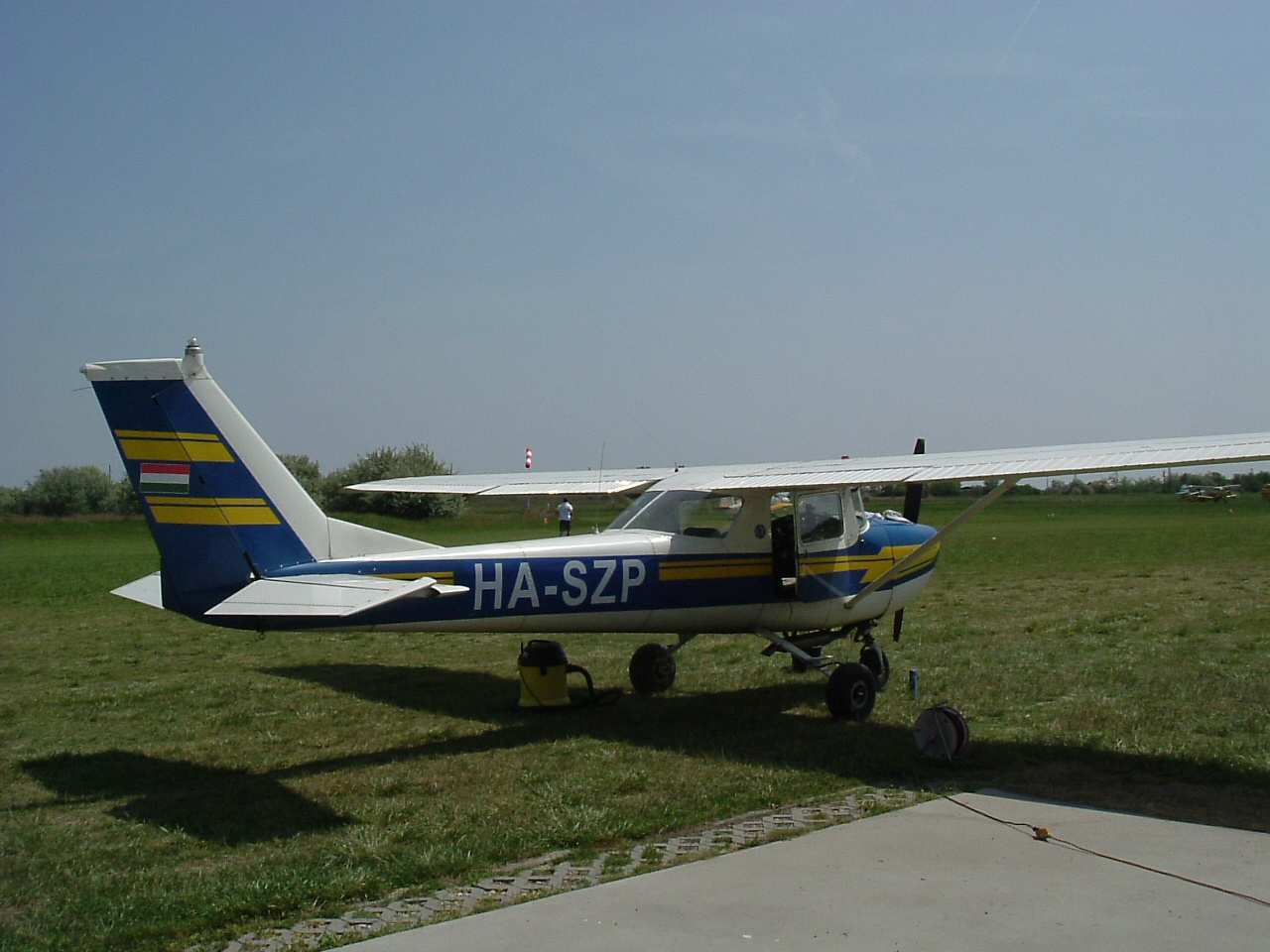 DSCF8188Cessna-150