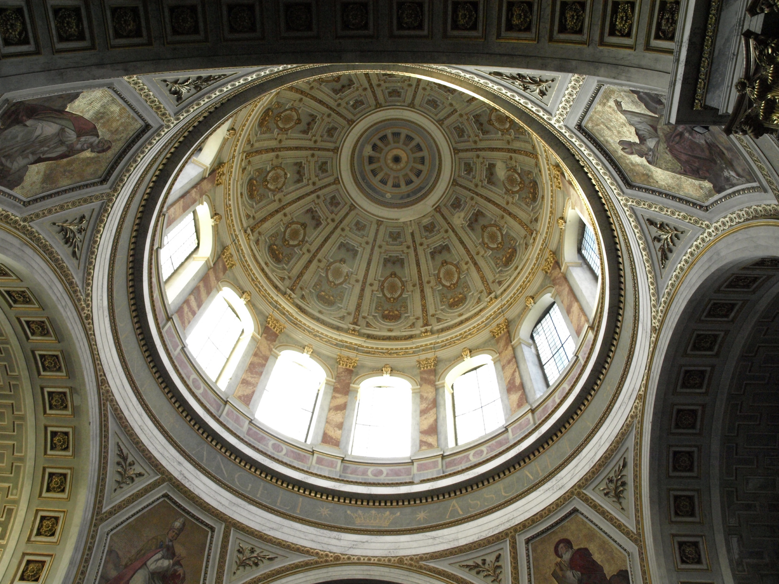 Bazilika kupolája