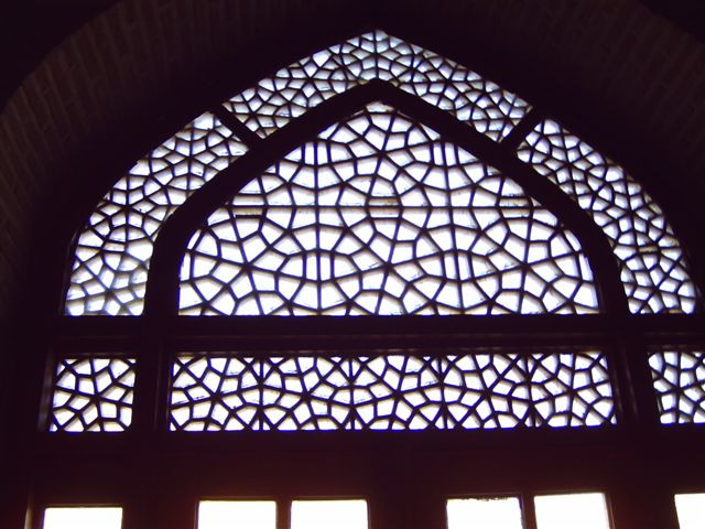 Jazd, üvegablak a Kabir Dzsame mecsetben