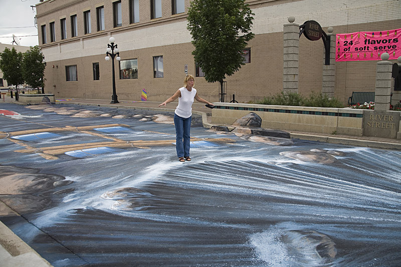 3d-chalk-art-waterfall-parking-lot-angle-edgar-mueller