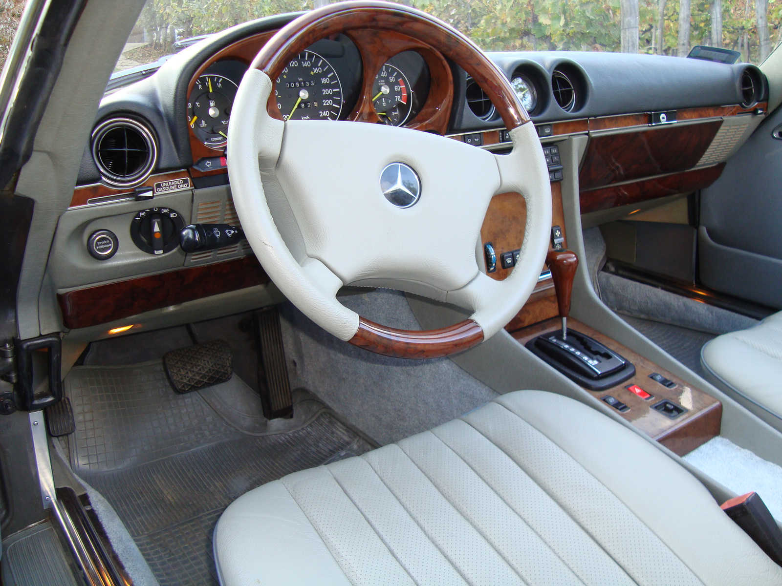 Mercedes 380SL belső 2