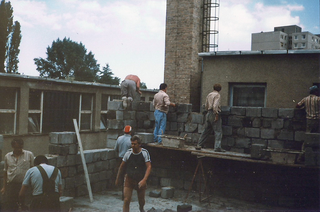 szám.tech. terem építés1988