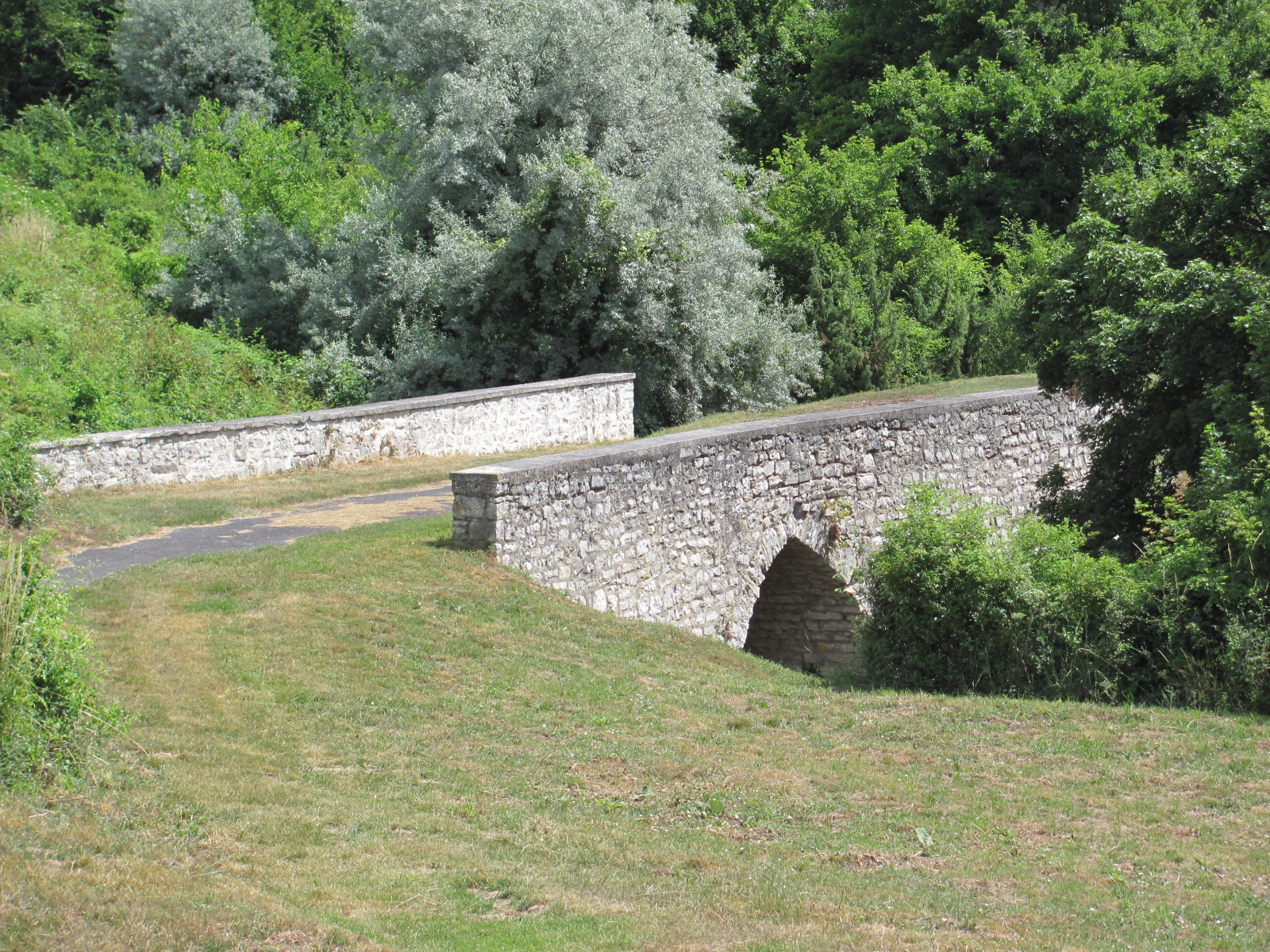 2011.06.21 Kisdörgicse középkori műemlék híd