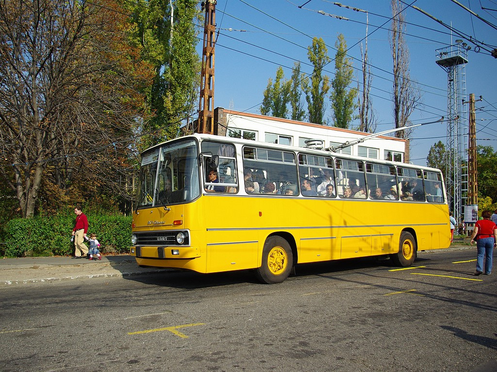 Ikarus 260 T a Pongrác úti troligarázsban 2 2008.10.11