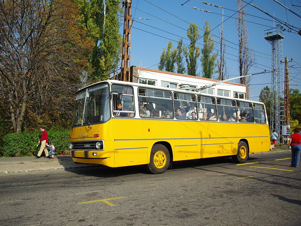 Ikarus 260 T a Pongrác úti troligarázsban 3 2008.10.11