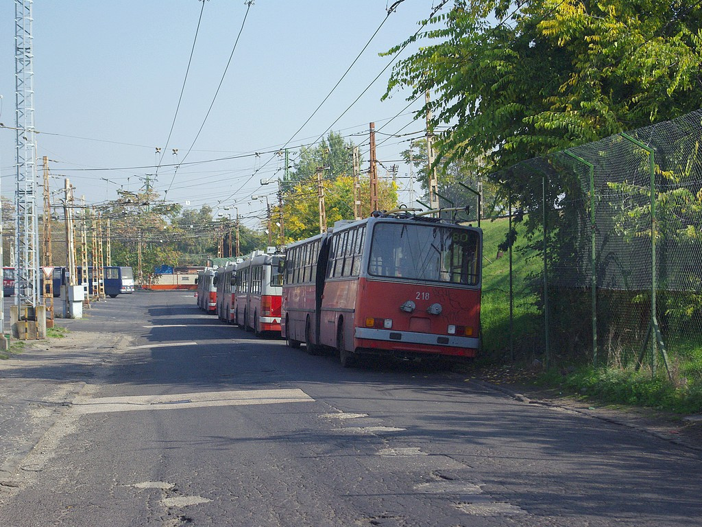 Ikarus 280T a Pongrác úti troligarázsban 10 2008.10.11