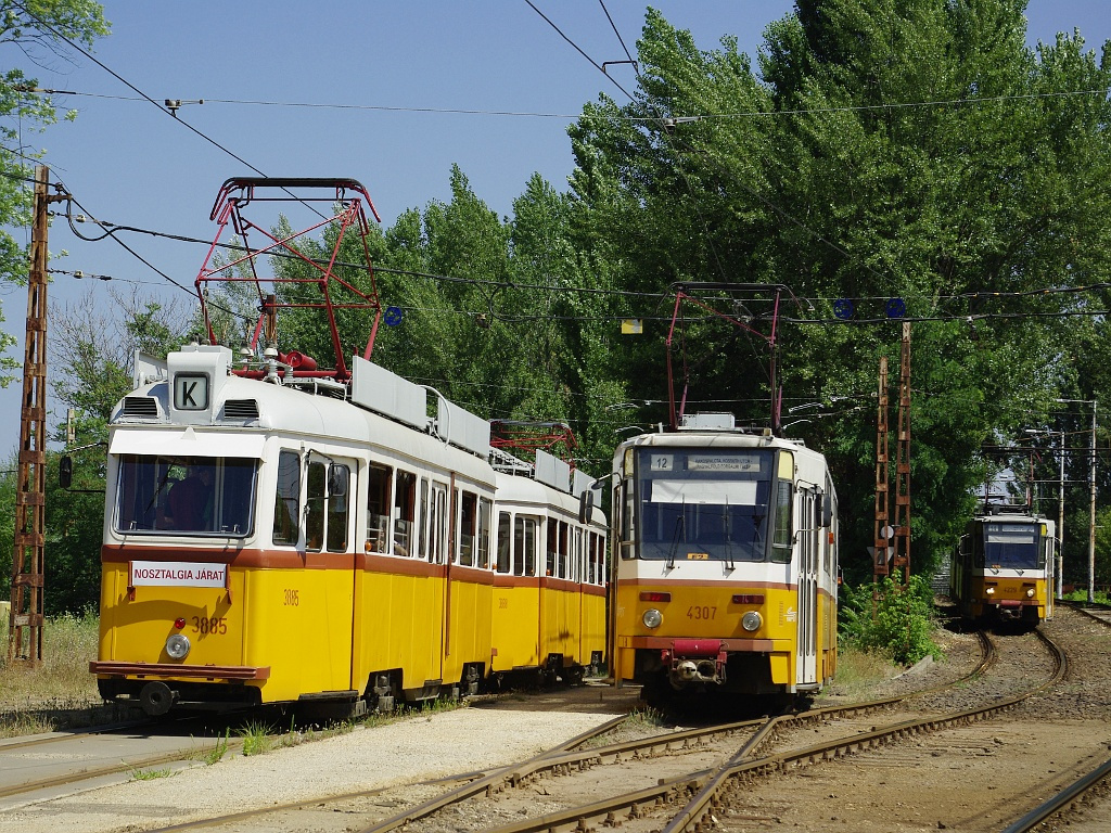 UV és Tátra a Szilágyi utcánál, az ivekben 5 2011.07.17