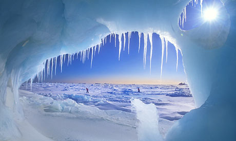 Arctic-ice-cave-001