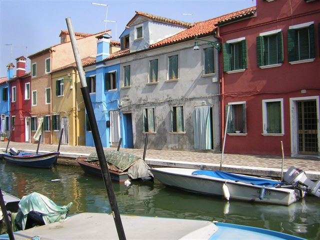 Burano szines házai