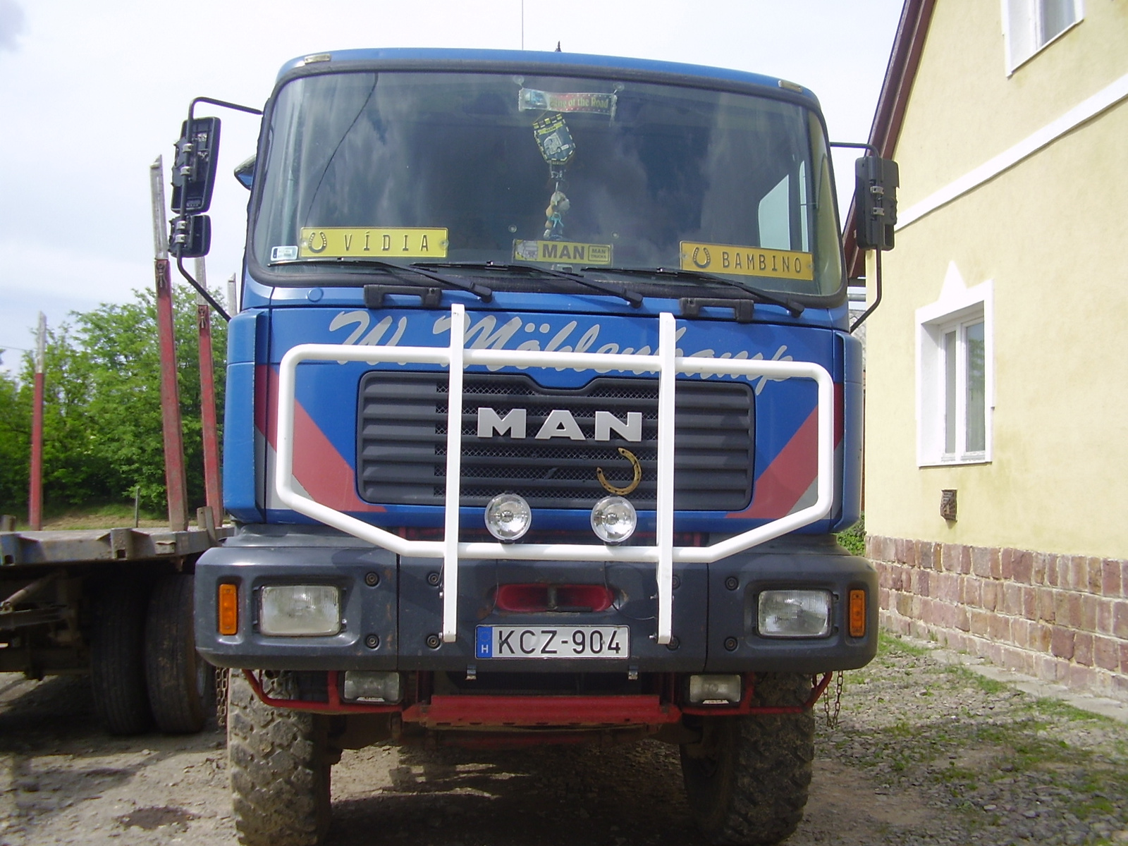 man 004