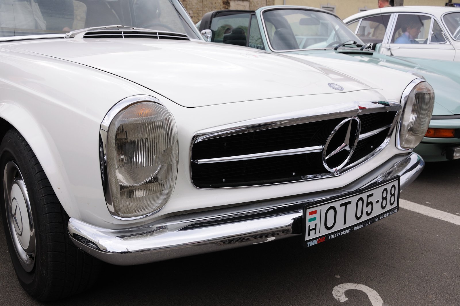 Mercedes-Benz 230SL