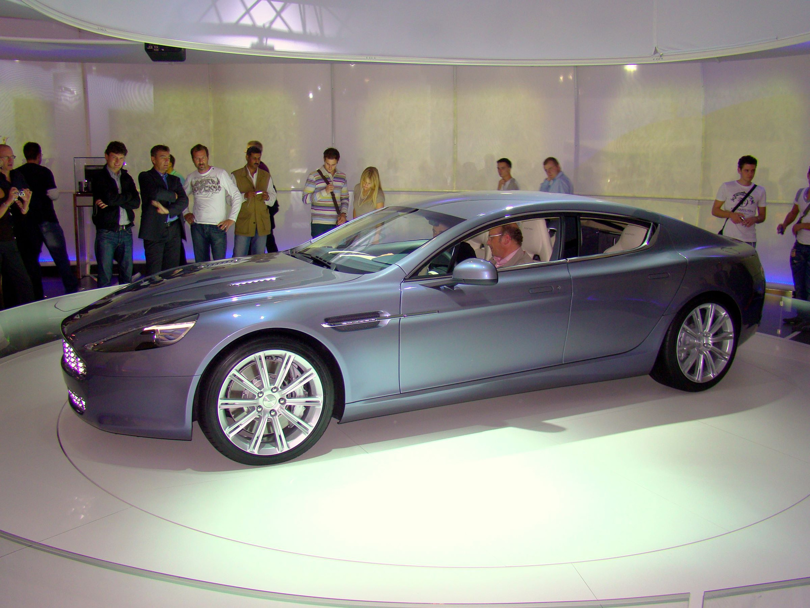 Aston Martin Rapide 2.