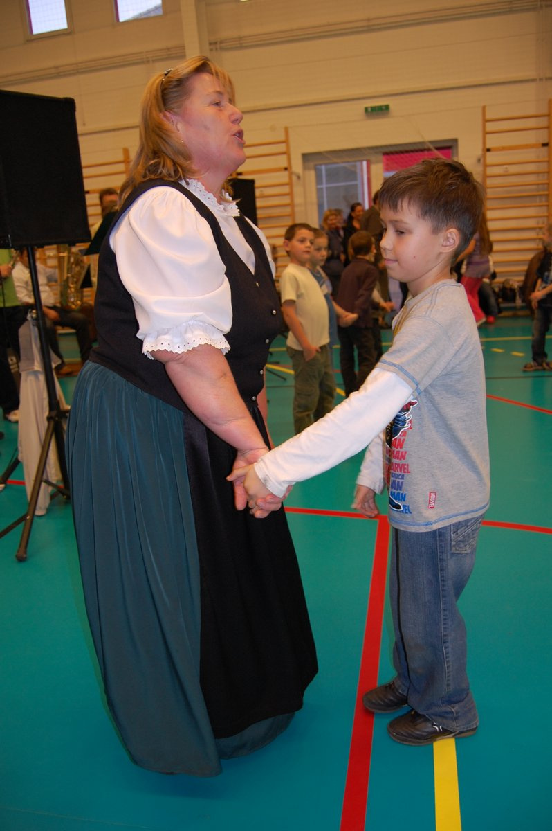 2009 2010 08 Német nemzetiségi táncház 03
