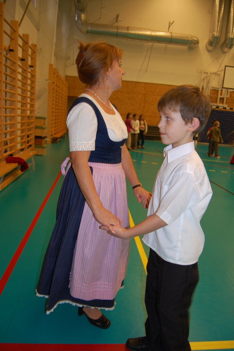 2009 2010 08 Német nemzetiségi táncház 04