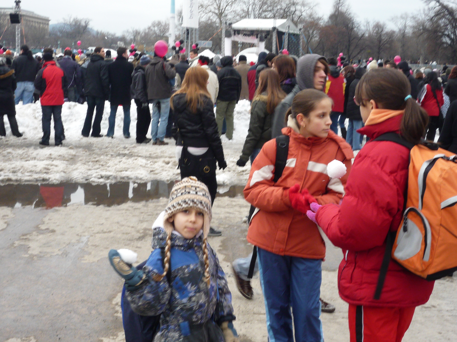 2009.01.31.Műjégpálya hógolyó csata 040