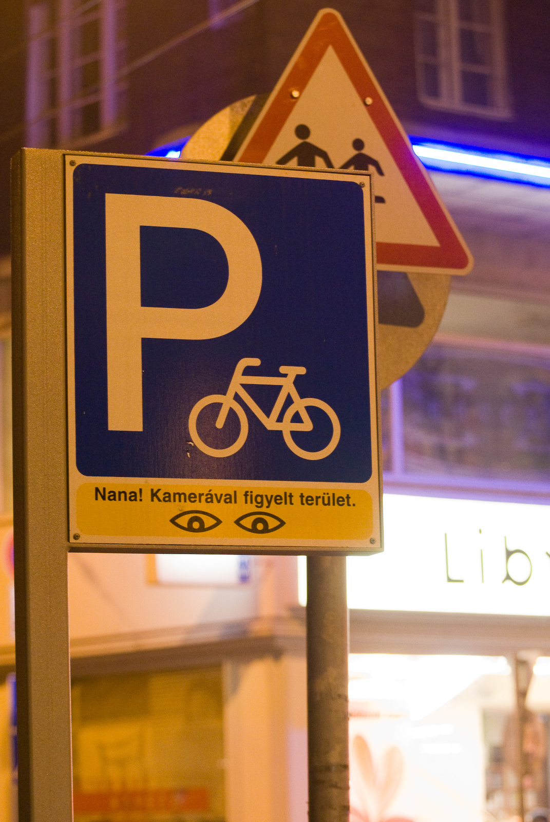 Bicikli parkoló