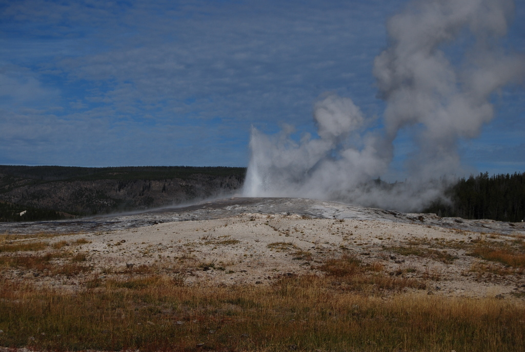 US 2010 Day08  068 Old Faithful Geyser, Yellowstone NP, WY