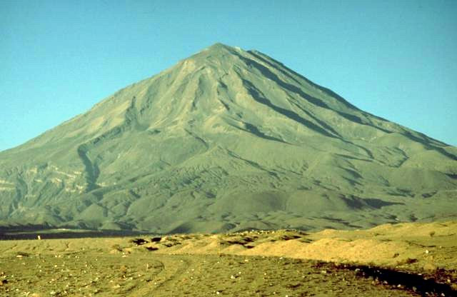 Az El Misti egy tipikus sztratovulkán az Andokban - 001a - (wiki