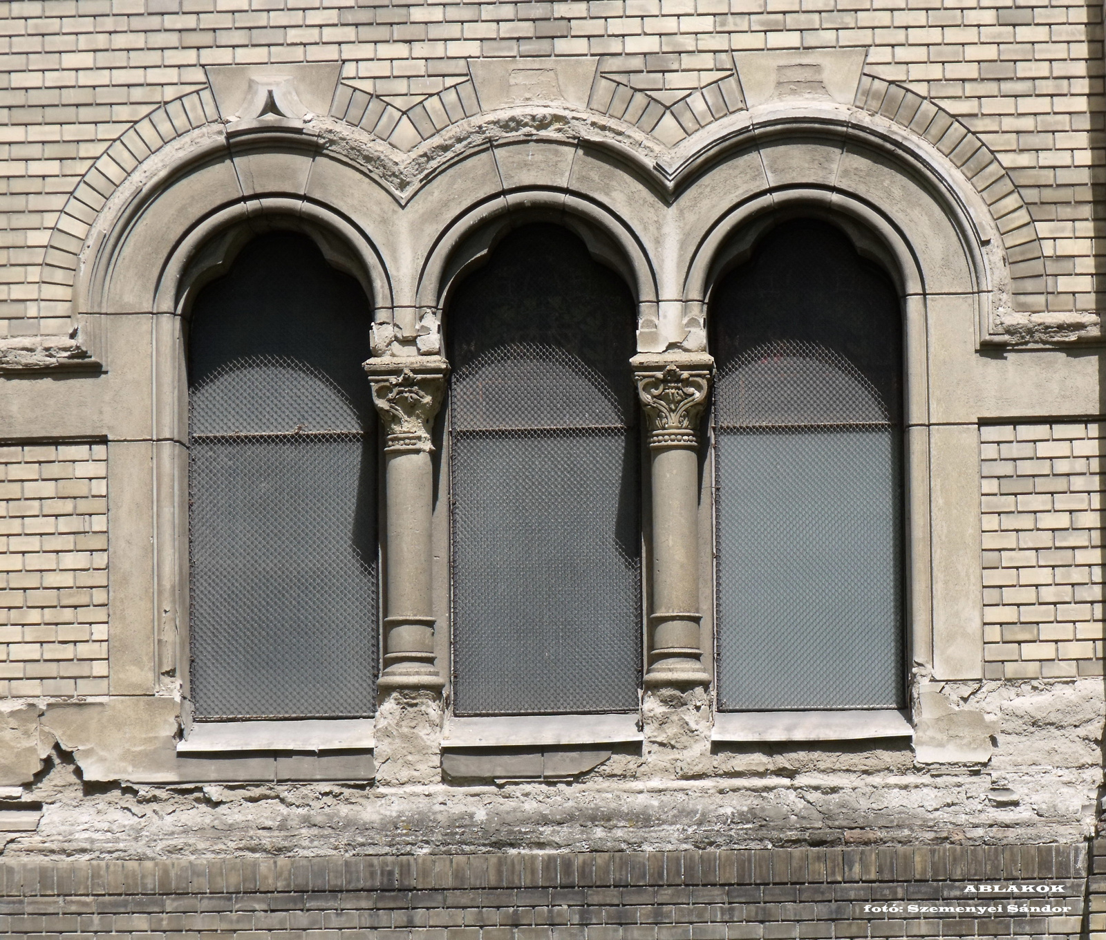 Ablakok, zsinagóga Szeged.