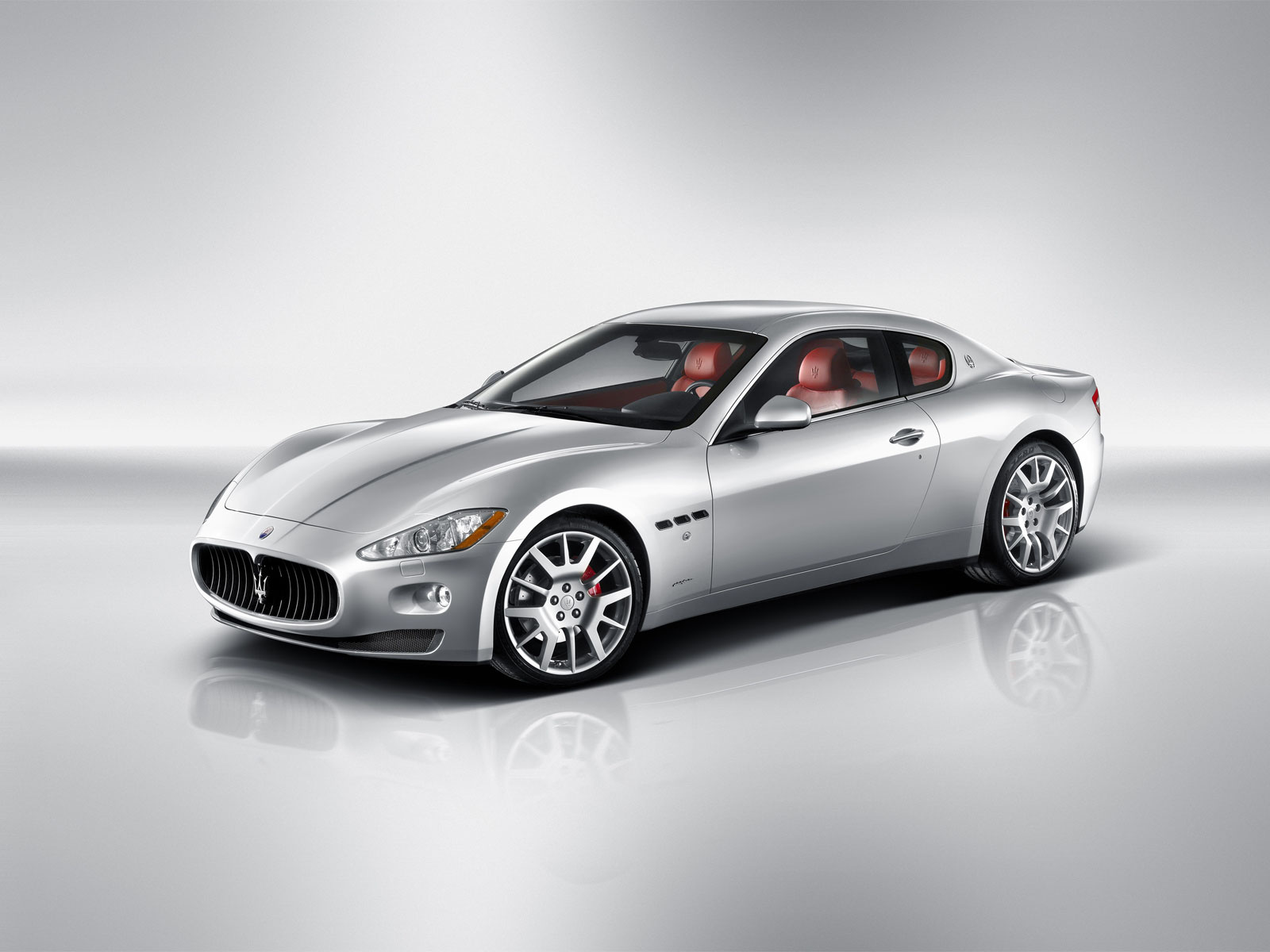 2008-Maserati-GranTurismo-01