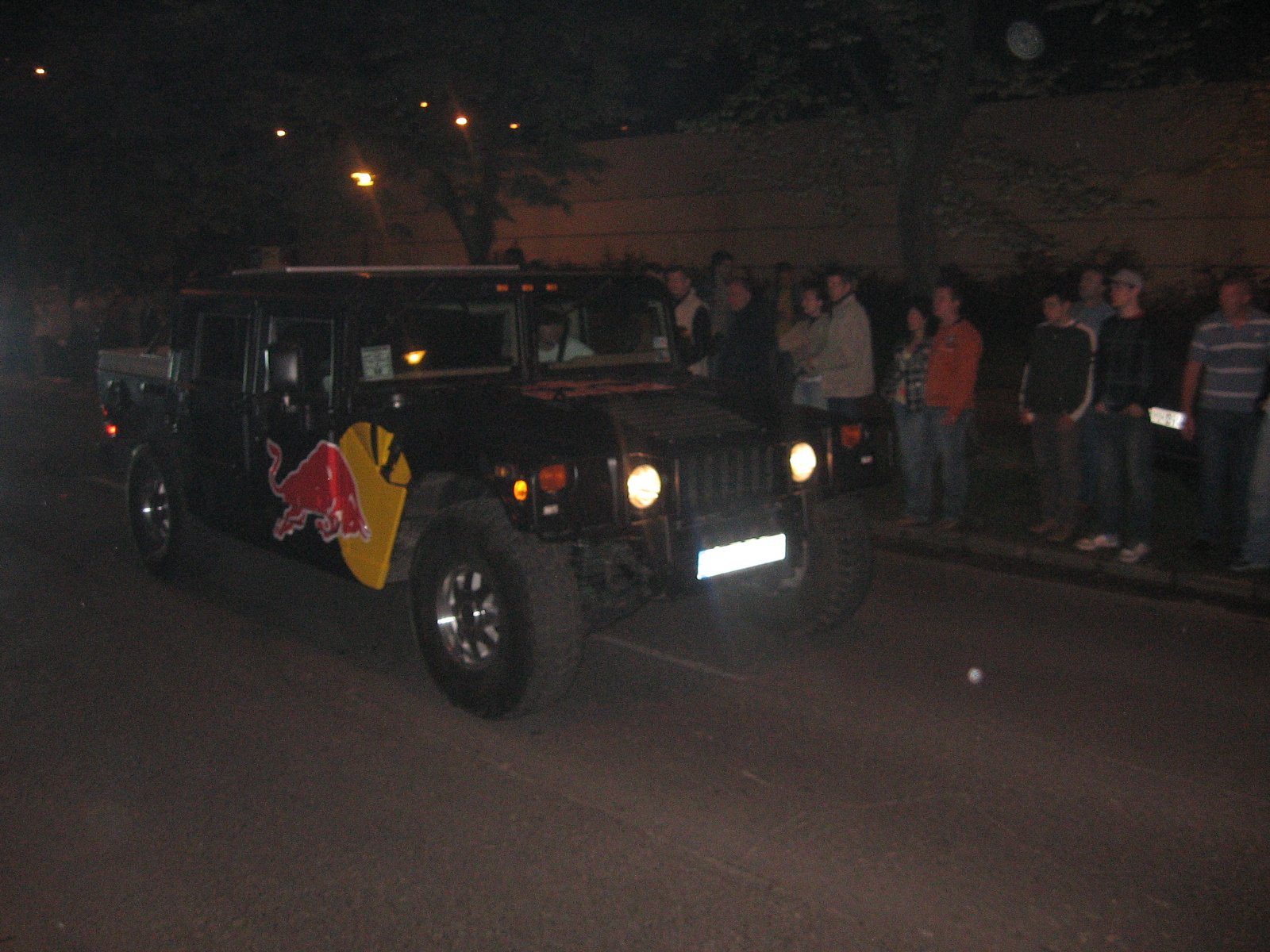 Hummer H1 red bull team