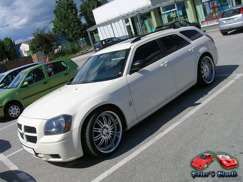 Dodge Magnum SRT-8