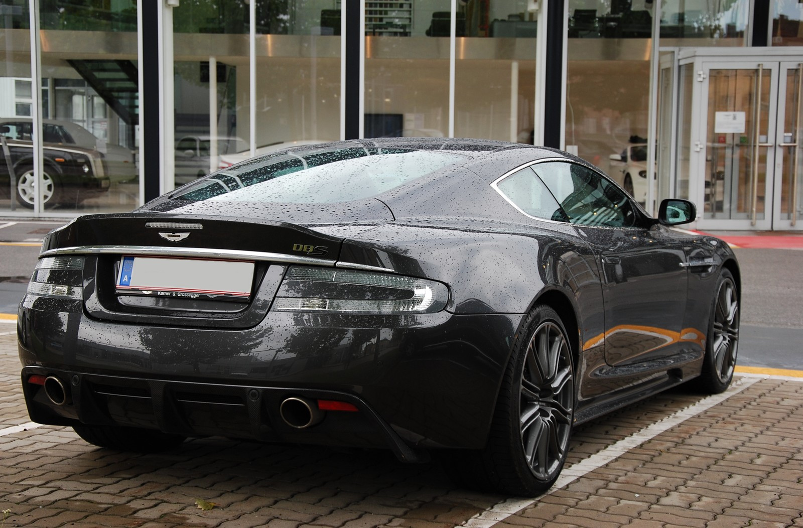 Aston Martin DBS