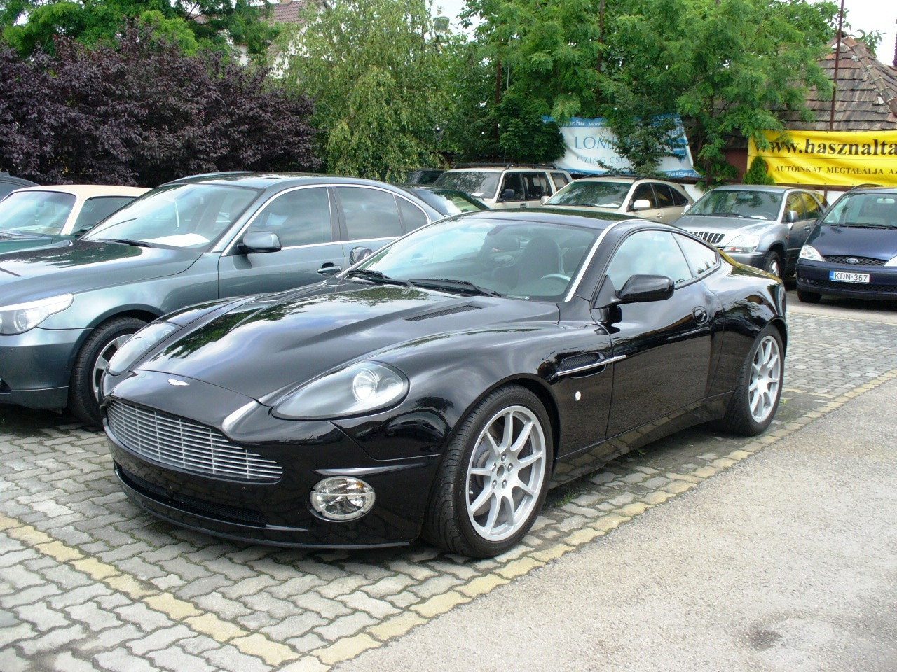 Aston Martin Vanquish